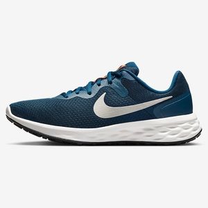 Nike Revolution 6 Next Nature Sneaker. Navy blue Road Runner shoe.
